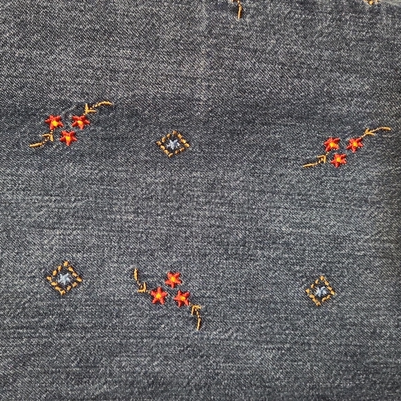 Vintage Liz Claiborne embroidered jeans - Picture 2 of 4